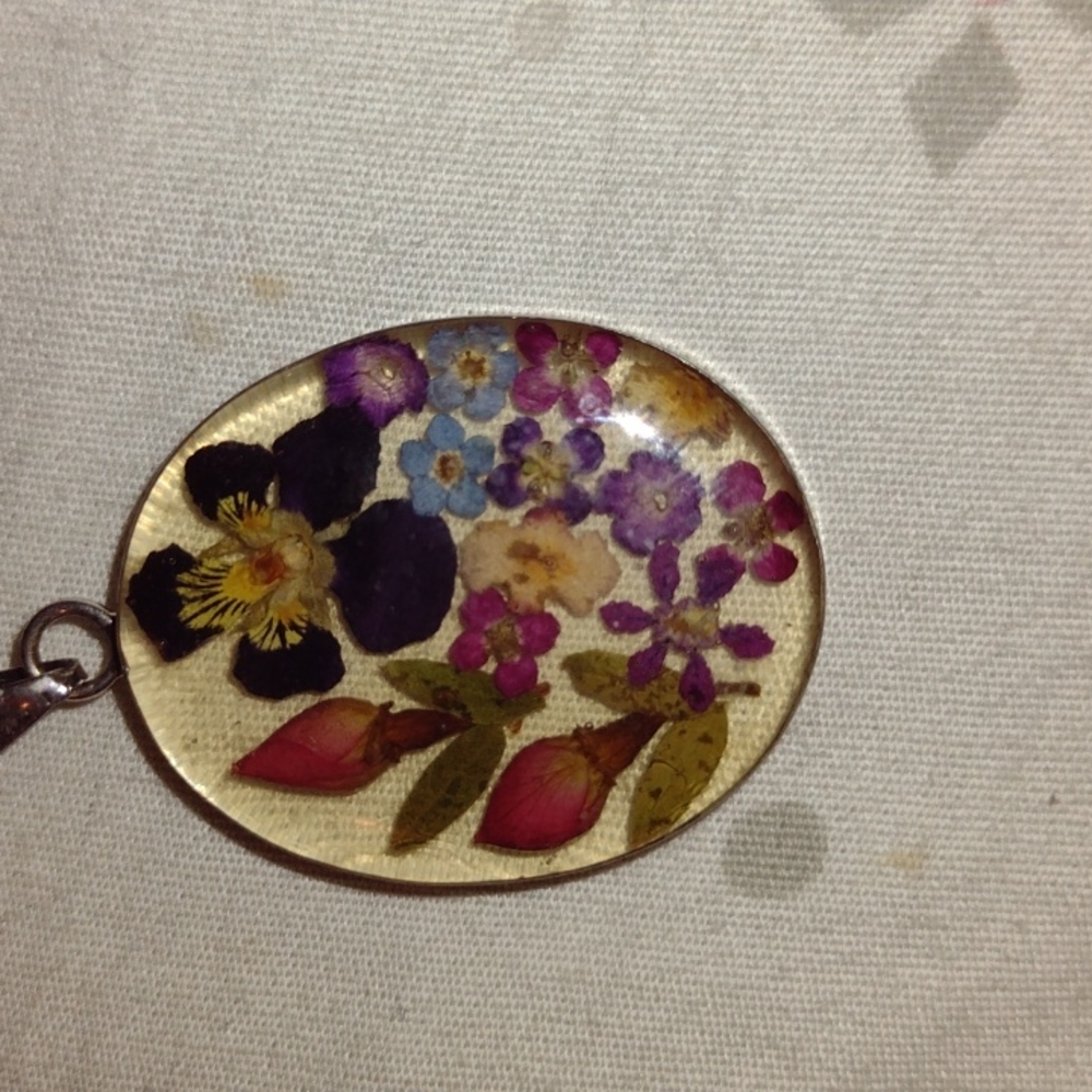 Flower necklace